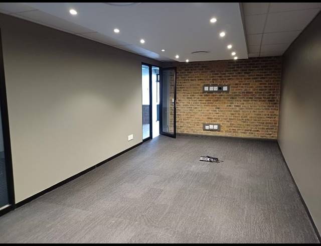 BUSINESS PROPERTY TO RENT IN MIDLANDS ESTATE